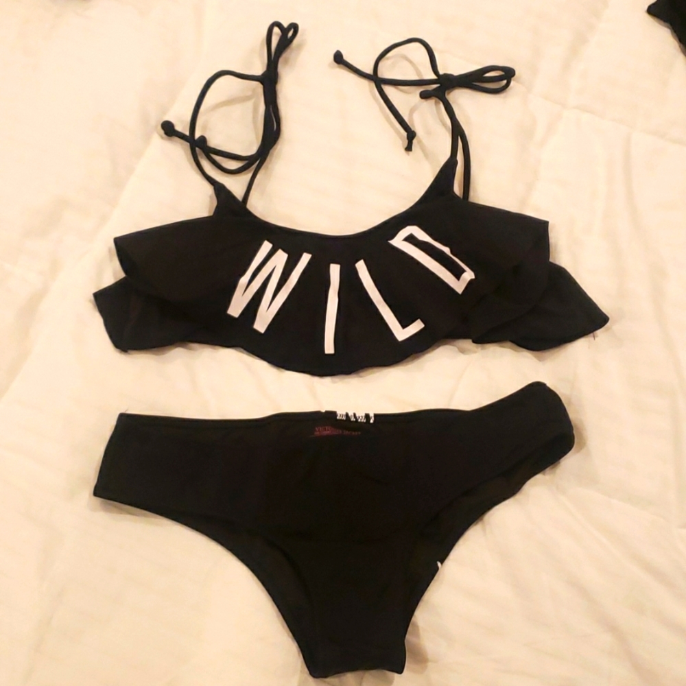 Bikini black Wild  & Totally beachin'